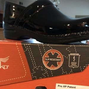 Dansko Black Patent Leather Pro XP